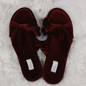 Stars Above Maroon Gracie Velvet Slide Slippers Size 5/6 Small